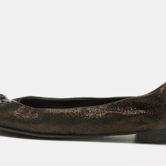 CHANEL Rare Bronze Metallic Flats with Beautiful Toe Feature!! 38.5 - Picture 4 of 9